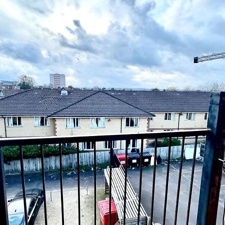 Holiday Flat In Central Slough Near To London Heathrow And Windsor With Free Car Park Eksteriør billede